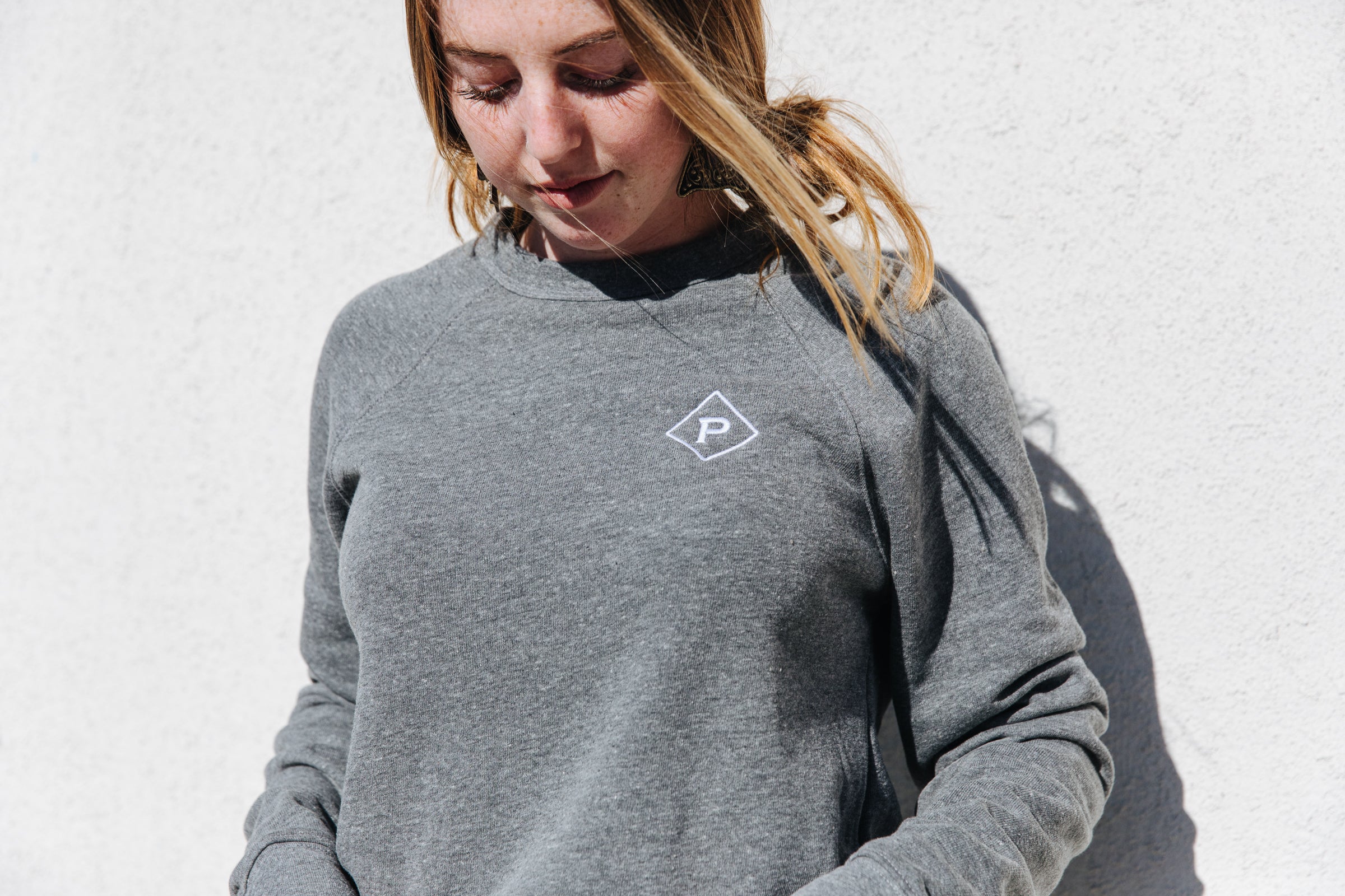 cut late 4TH LOGO CREW SWEAT (GRAY) 人気の通販サイト メンズ 